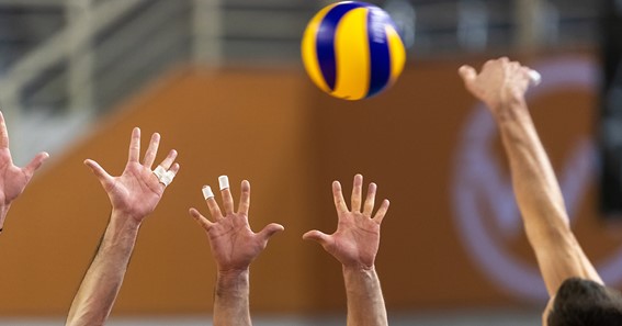 Os benefícios da prática regular do voleibol
